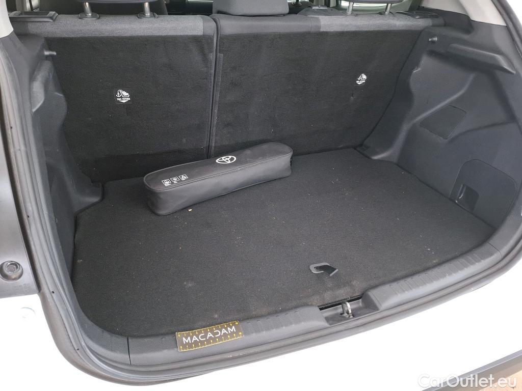  Toyota  Yaris TOYOTA  Hybride / 2019 / 5P / Berline Hybride 116h Design #1