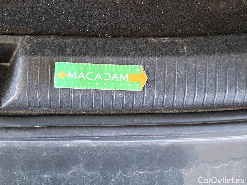  Volkswagen  Golf  VOLKSWAGEN SW / 2020 / 5P / Break 2.0 TDI SCR 115 DSG7 Life Business #50