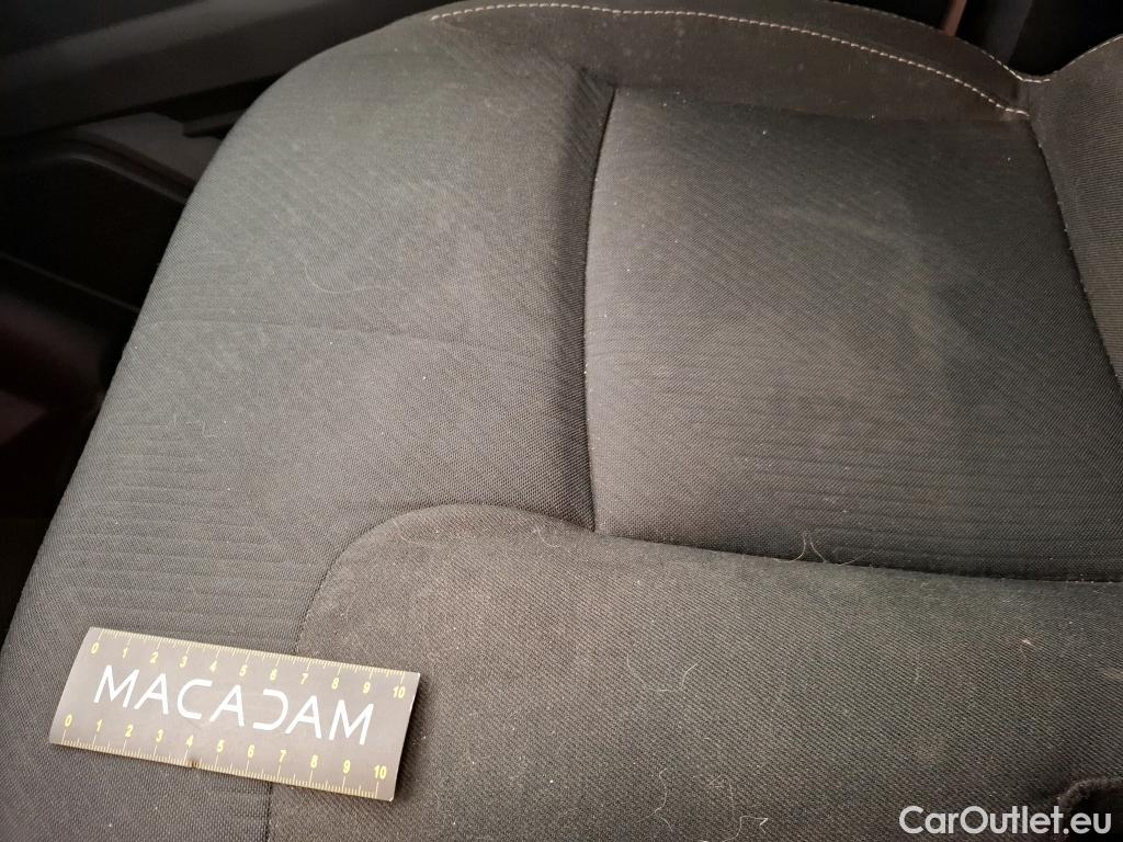  Renault  Trafic  Fourgon L2H1 3T Grand Confort 2.0 dCi 130CV BVM6 E6d #19