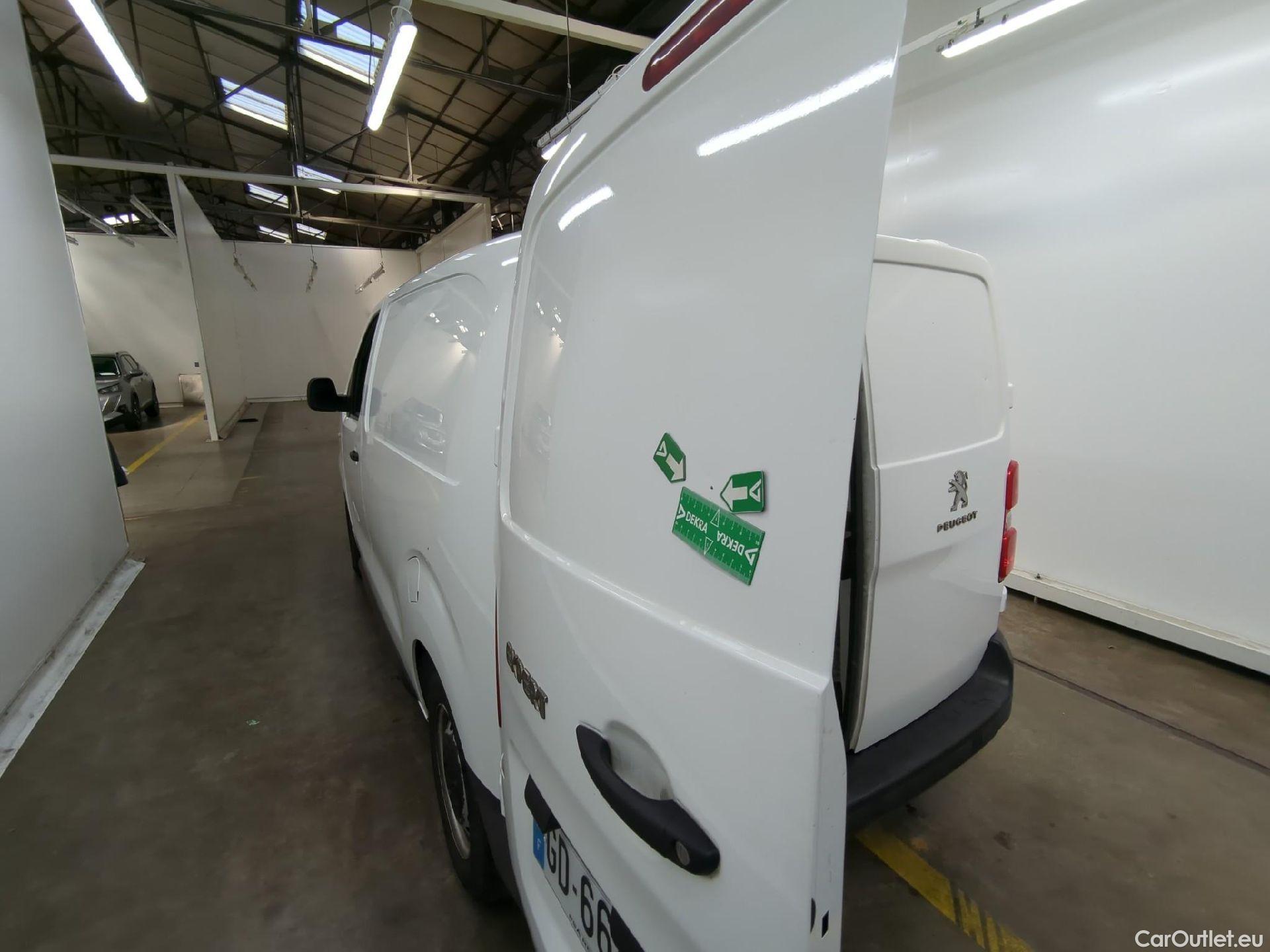  Peugeot  Expert  Fourgon Premium L1 1.5 HDi 120CV BVM6 E6d #29