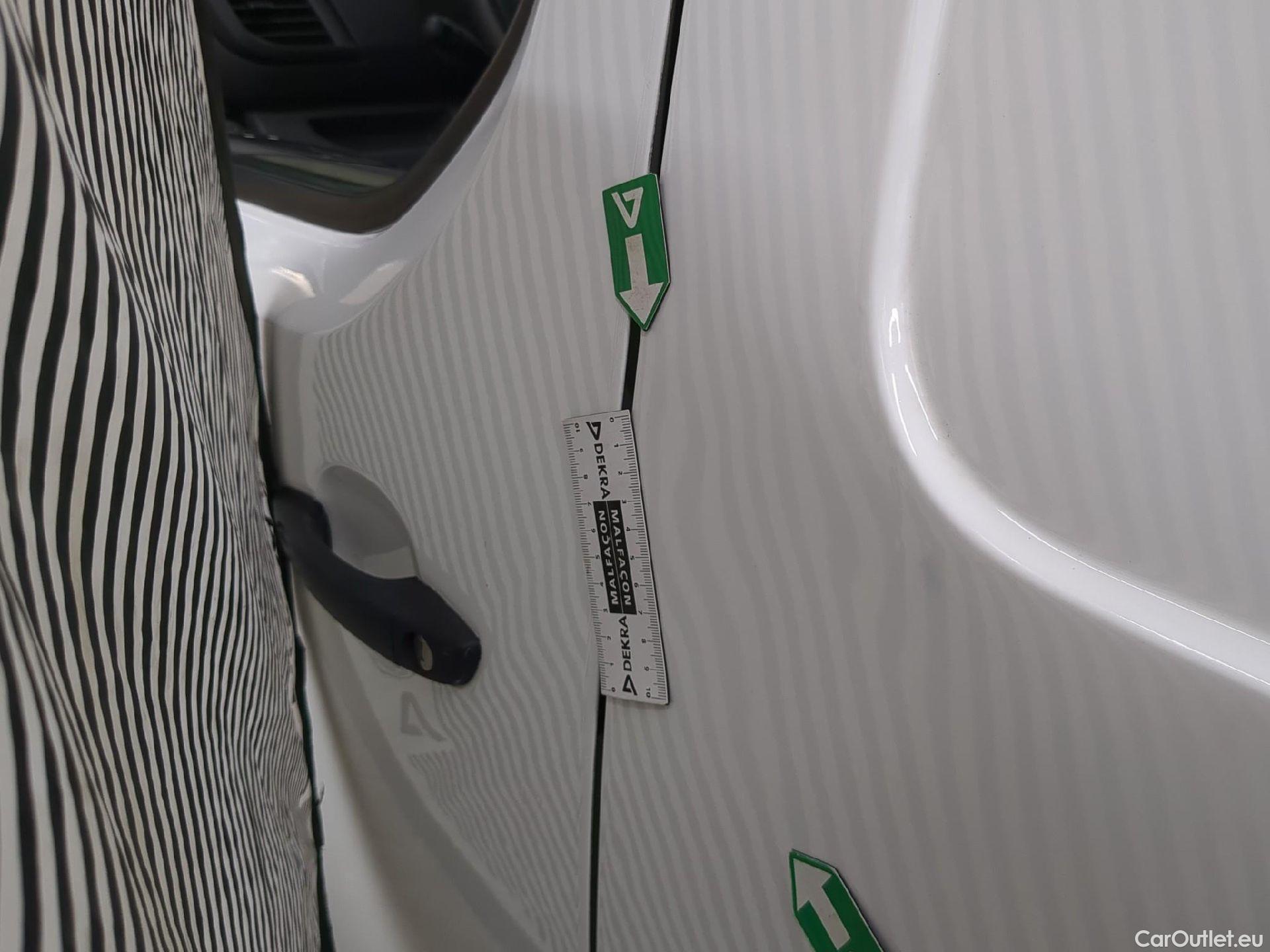  Peugeot  Expert  Fourgon Premium L1 1.5 HDi 120CV BVM6 E6d #22