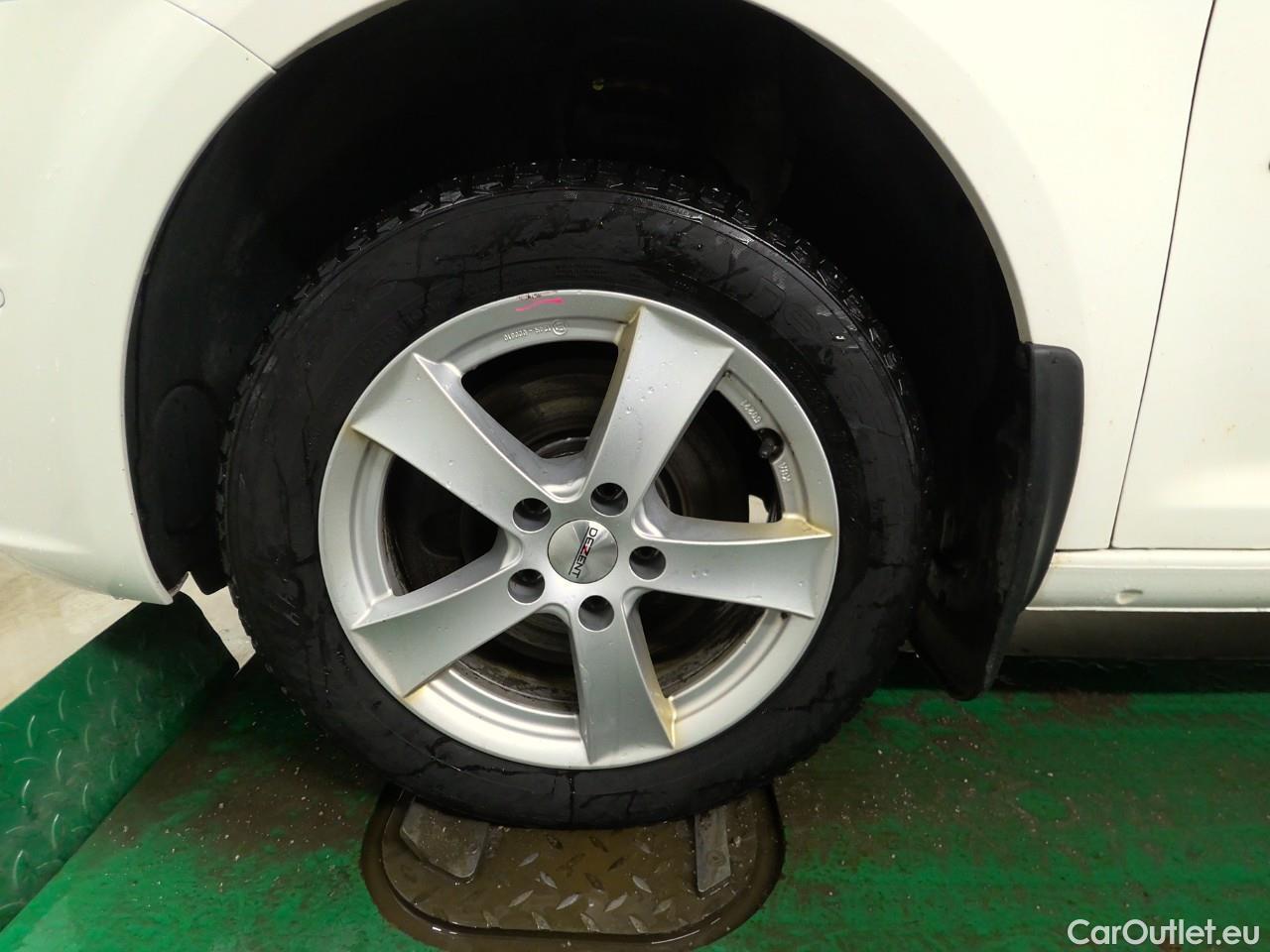  Volkswagen  Caddy  TDI 110 Maxi 4WD Aut. #8