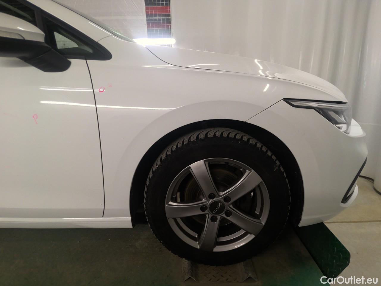  Volkswagen  Golf  SC 1.5 eTSI 131 Aut #9