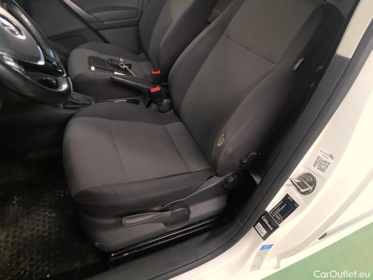  Volkswagen  Caddy  TDI 110 Maxi 4WD Aut. #2