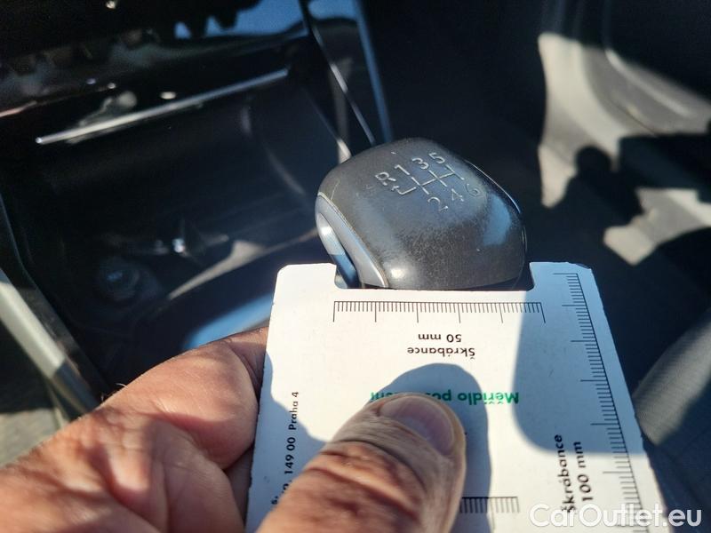  Peugeot  2008  (P1) (2019)  1.5BHDi 100 Allure #6