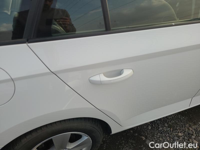  Skoda  Fabia  Combi (2015)  Com 1.0TSI 81 Ambition #29