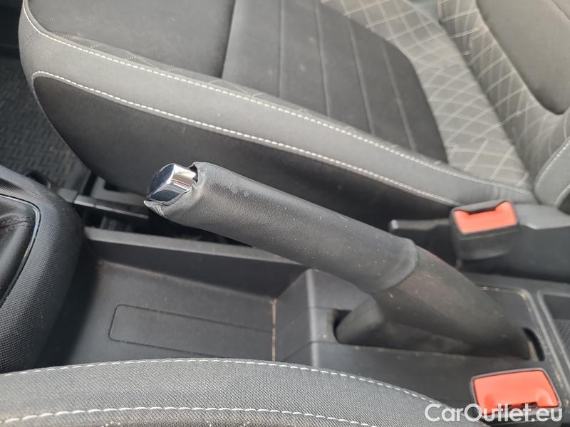  Skoda  Fabia  Combi (2015)  Com 1.0TSI 81 Ambition #16