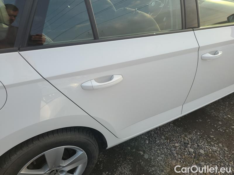  Skoda  Fabia  Combi (2015)  Com 1.0TSI 81 Ambition #28