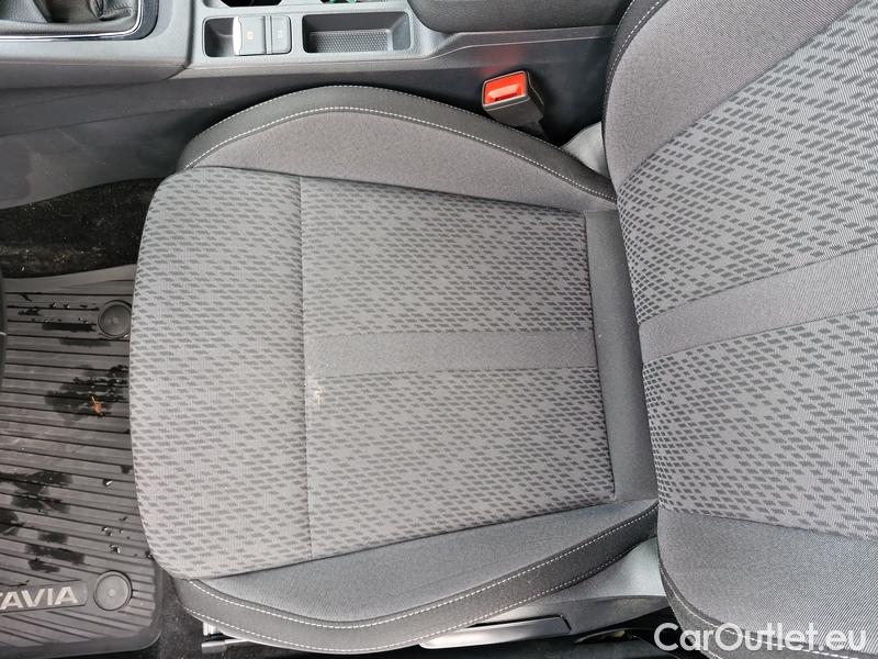  Skoda  Octavia  Combi (NX3)(2020) Oct.Combi 1.0TSI 81 Style #6