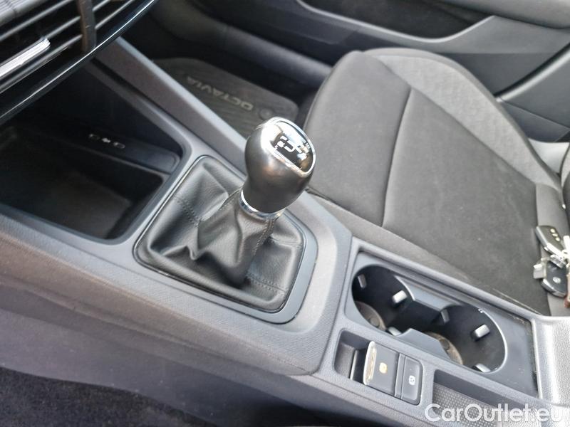  Skoda  Octavia  Combi (NX3)(2020) Oct.Combi 1.0TSI 81 Active #5