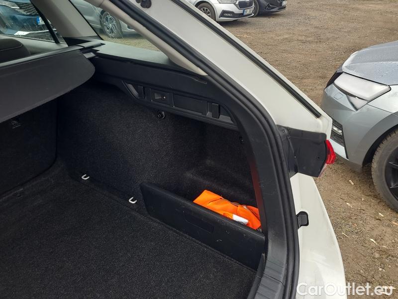  Skoda  Octavia  Combi (NX3)(2020) Oct.Combi 1.0TSI 81 Ambition #10