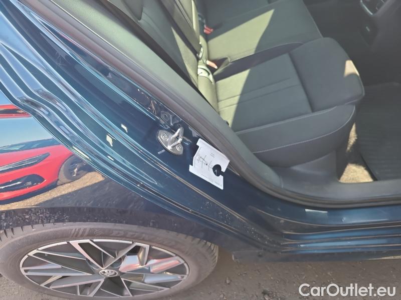  Skoda  Octavia  Lim. (NX3)(2020) Oct.2.0 TDI 85 Sportline AT #7