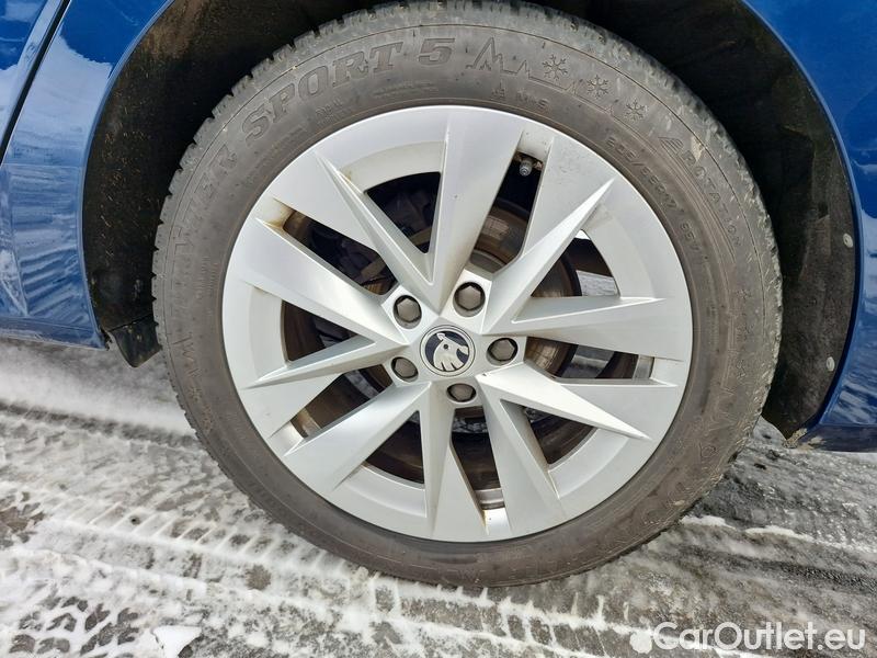  Skoda  Octavia  Combi (NX3)(2020) Oct.Combi 1.0TSI 81 Style #1