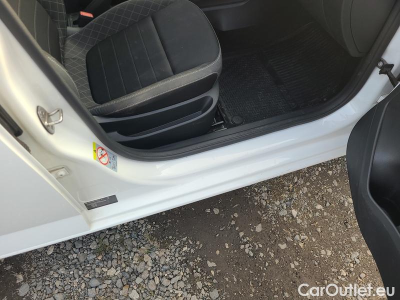  Skoda  Fabia  Combi (2015)  Com 1.0TSI 81 Ambition #33