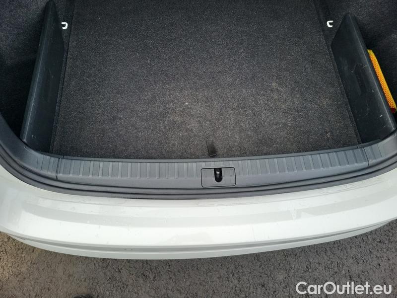  Skoda  Octavia  Combi (NX3)(2020) Oct.Combi 1.5TSI 110 Style #6