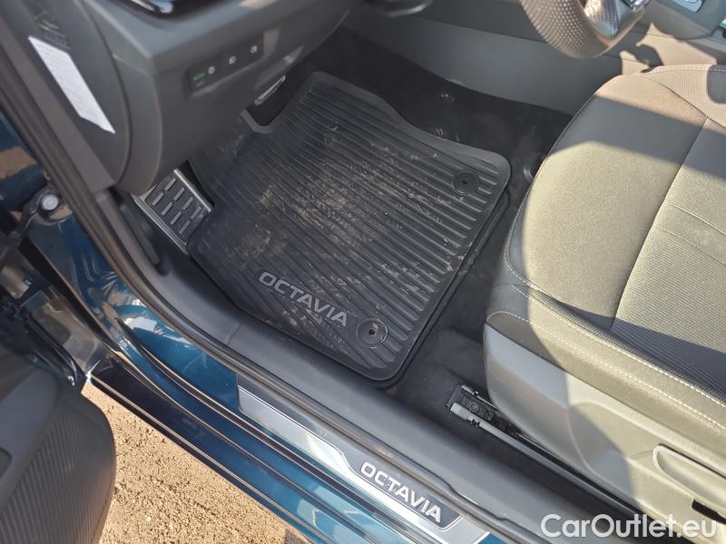  Skoda  Octavia  Lim. (NX3)(2020) Oct.2.0 TDI 85 Sportline AT #4