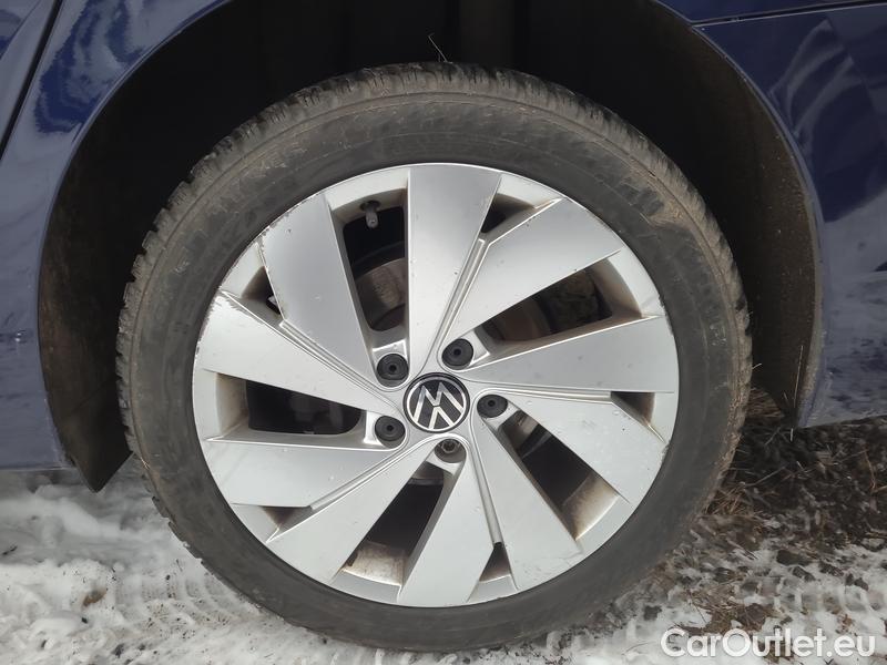  Volkswagen  Golf  VIII Variant (CG5) 2020 Var.2.0TDI 110 Style 5d #19