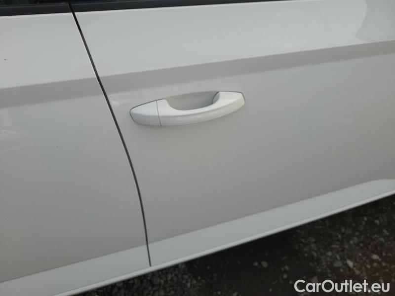  Skoda  Fabia  Combi (2015)  Com 1.0TSI 81 Ambition #31