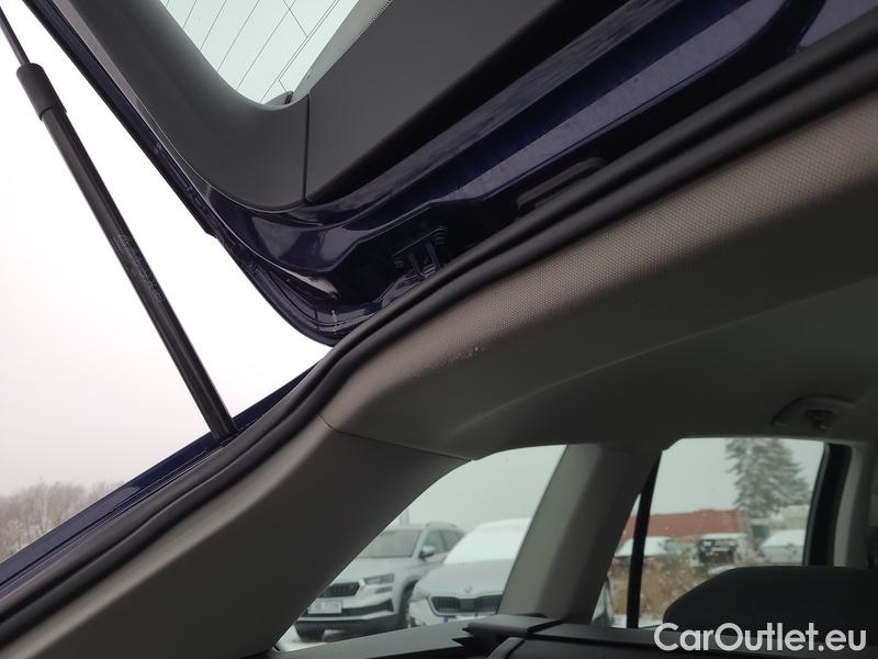  Volkswagen  Golf  VIII Variant (CG5) 2020 Var.2.0TDI 110 Style 5d #22