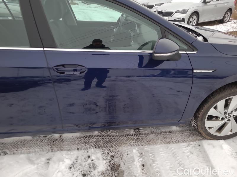  Volkswagen  Golf  VIII Variant (CG5) 2020 Var.2.0TDI 110 Style 5d #28