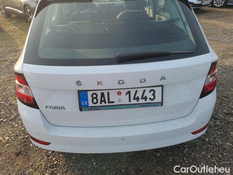  Skoda  Fabia  Combi (2015)  Com 1.0TSI 81 Ambition #25