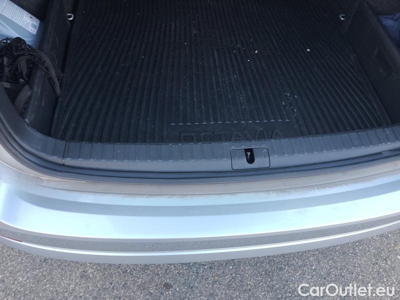  Skoda  Octavia  Combi (NX3)(2020) Oct.Combi 1.5TSI 110 Style #12