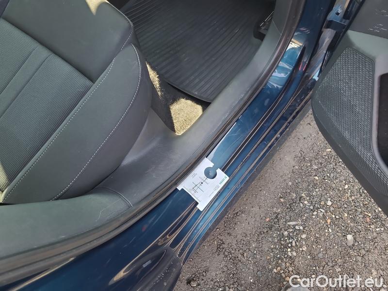  Skoda  Octavia  Lim. (NX3)(2020) Oct.2.0 TDI 85 Sportline AT #8