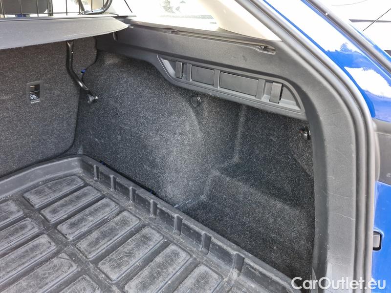  Skoda  Octavia  Combi (NX3)(2020) Oct.Combi 1.0TSI 81 Active #9