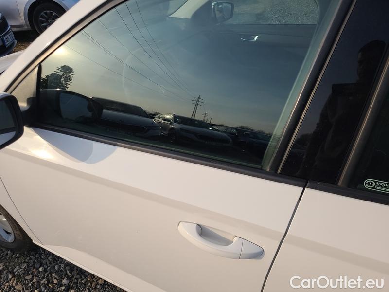  Skoda  Fabia  Combi (2015)  Com 1.0TSI 81 Ambition #8