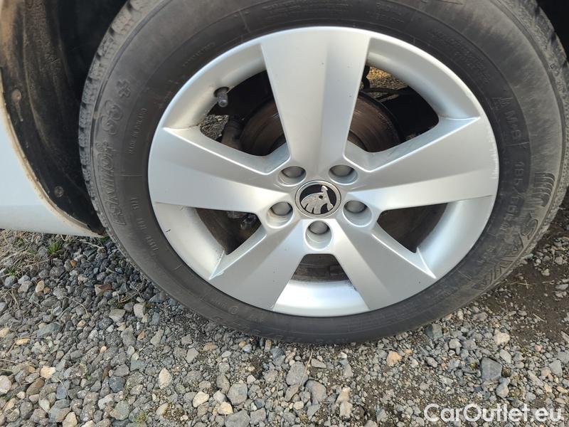  Skoda  Fabia  Combi (2015)  Com 1.0TSI 81 Ambition #27