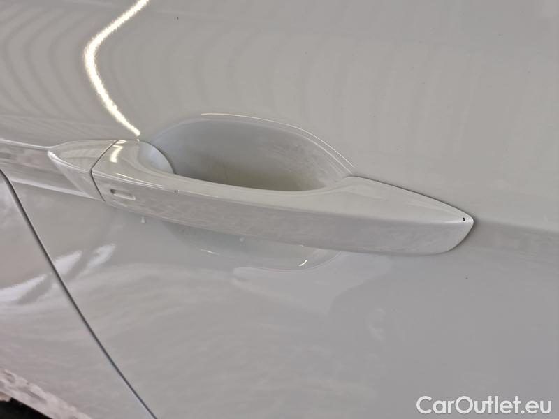  Volkswagen  Passat  Variant (CB5) (2019) Pas.Var.2.0TDI 147 Elegance AT #17