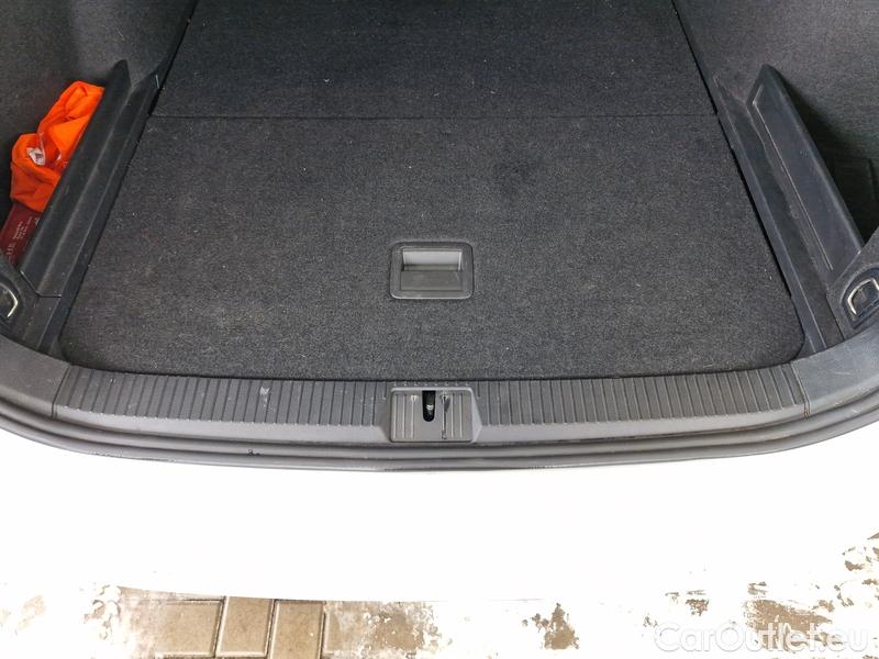  Volkswagen  Passat  Variant (CB5) (2019) Pas.Var.2.0TDI 147 Elegance AT #14