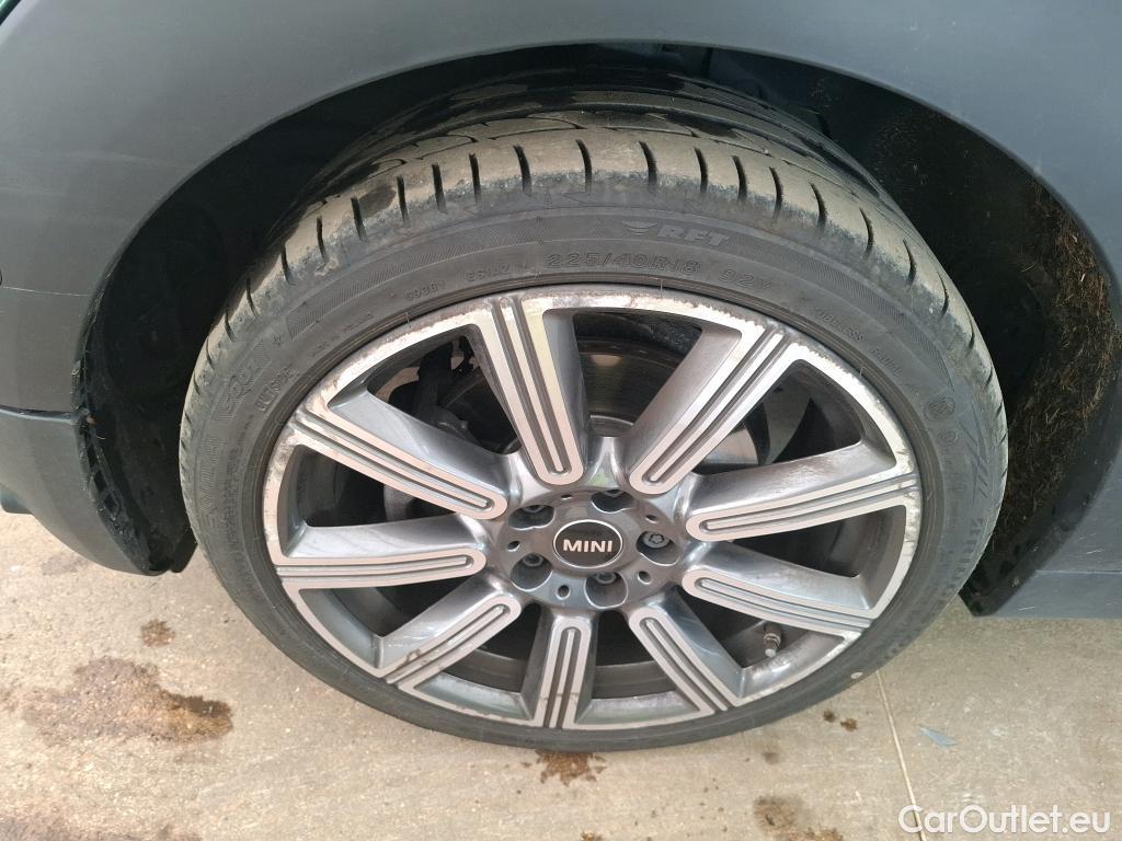  Mini  Clubman MINI  / 2019 / 5P / Break Cooper Knightsbridge 136 ch BVA7(SP) #1