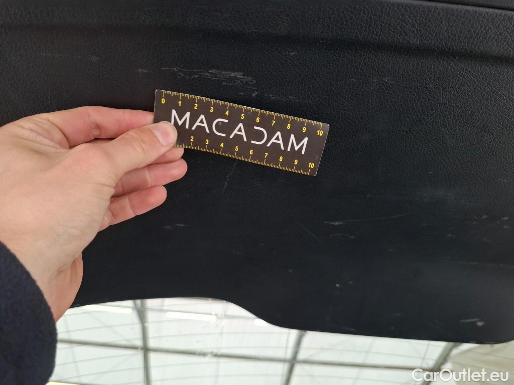  Mercedes  GLB MERCEDES-BENZ  / 2019 / 5P / SUV  200 d AMG Line #54