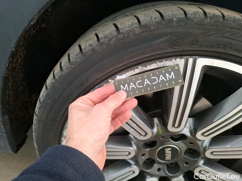  Mini  Clubman MINI  / 2019 / 5P / Break Cooper Knightsbridge 136 ch BVA7(SP) #15