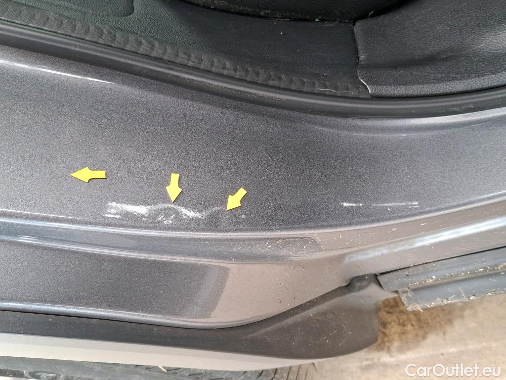  Nissan  Qashqai NISSAN  / 2021 / 5P / Crossover 1.3 MHEV 140 Business Edition #19