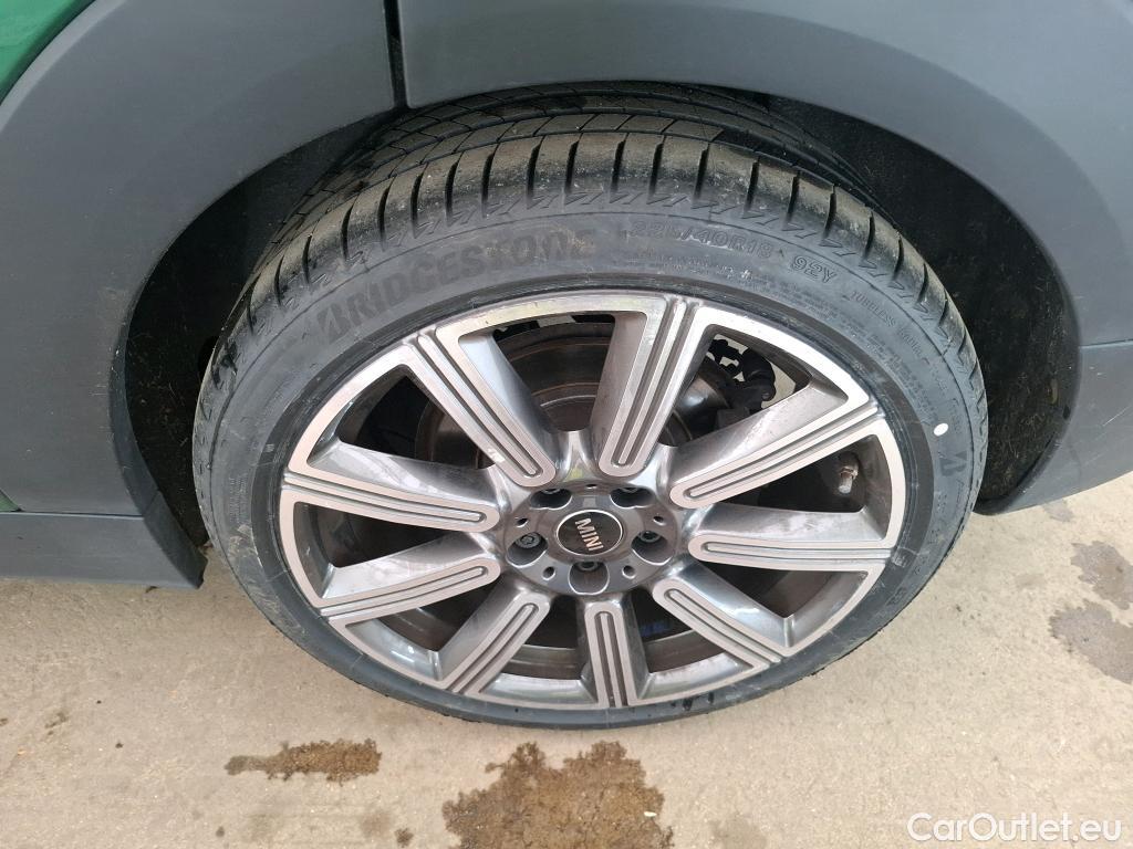  Mini  Clubman MINI  / 2019 / 5P / Break Cooper Knightsbridge 136 ch BVA7(SP) #33