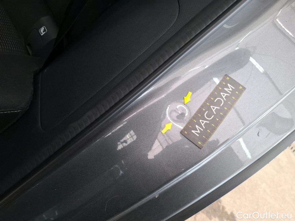  Nissan  Qashqai NISSAN  / 2021 / 5P / Crossover 1.3 MHEV 140 Business Edition #26