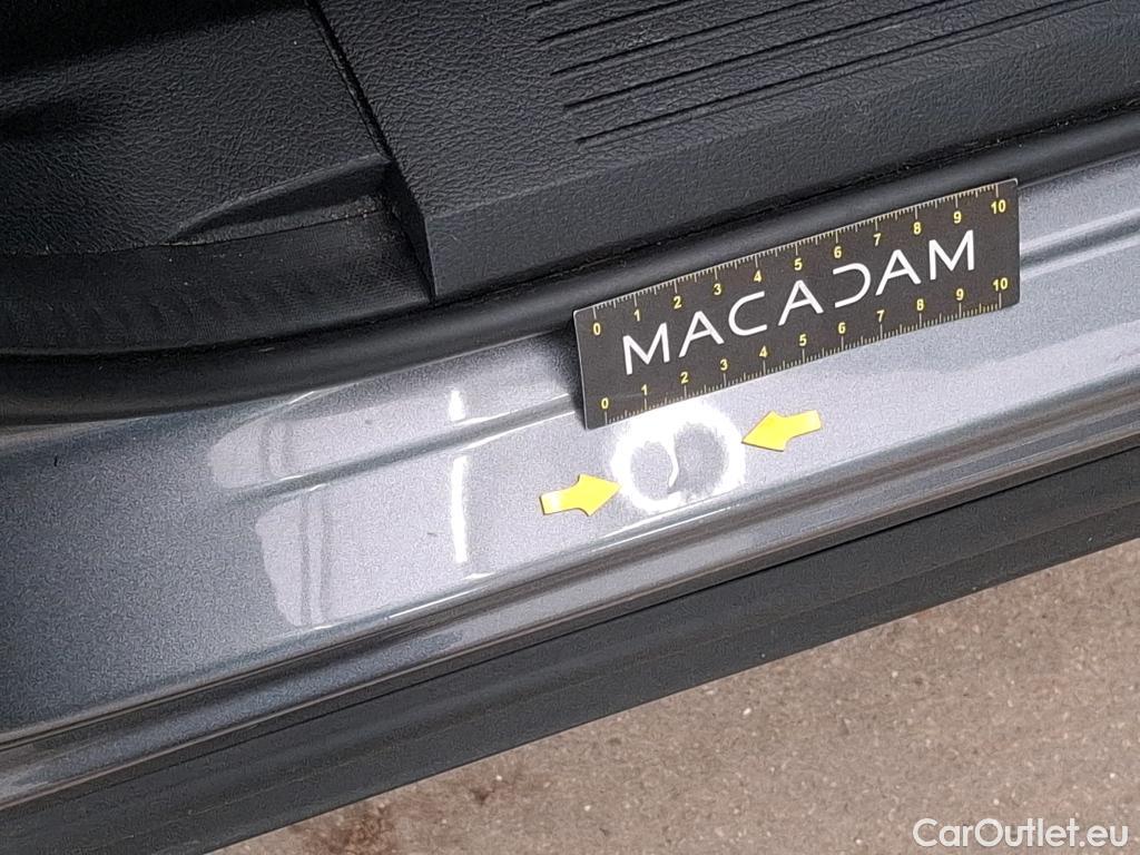  Nissan  Qashqai NISSAN  / 2021 / 5P / Crossover 1.3 MHEV 140 Business Edition #24