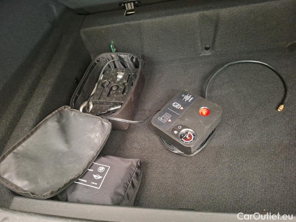  Mini  Clubman MINI  / 2019 / 5P / Break Cooper Knightsbridge 136 ch BVA7(SP) #23