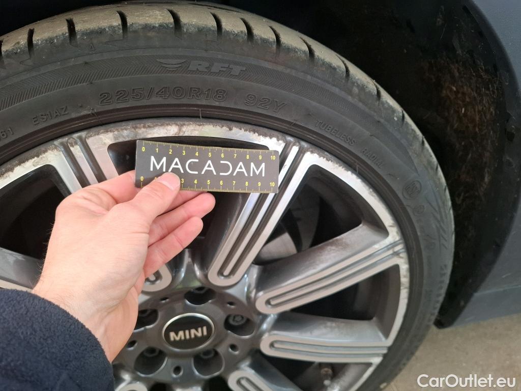  Mini  Clubman MINI  / 2019 / 5P / Break Cooper Knightsbridge 136 ch BVA7(SP) #4