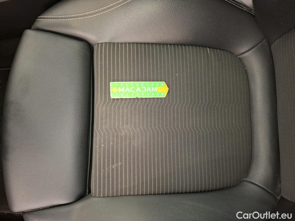  Mercedes  CLA-Klasse MERCEDES-BENZ CLA Coupe / 2019 / 4P / Coupé CLA 180 Business Line BA7 #79