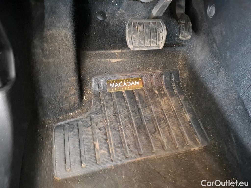  Citroen  C4  X Feel Pack 1.2 PureTech 130CV BVA8 6E #8