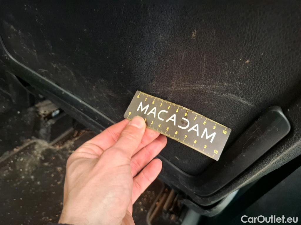  Mercedes  GLB MERCEDES-BENZ  / 2019 / 5P / SUV  200 d AMG Line #48