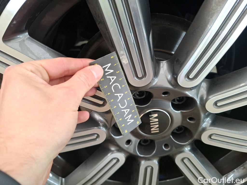  Mini  Clubman MINI  / 2019 / 5P / Break Cooper Knightsbridge 136 ch BVA7(SP) #35