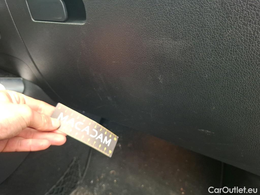  Mercedes  GLB MERCEDES-BENZ  / 2019 / 5P / SUV  200 d AMG Line #49