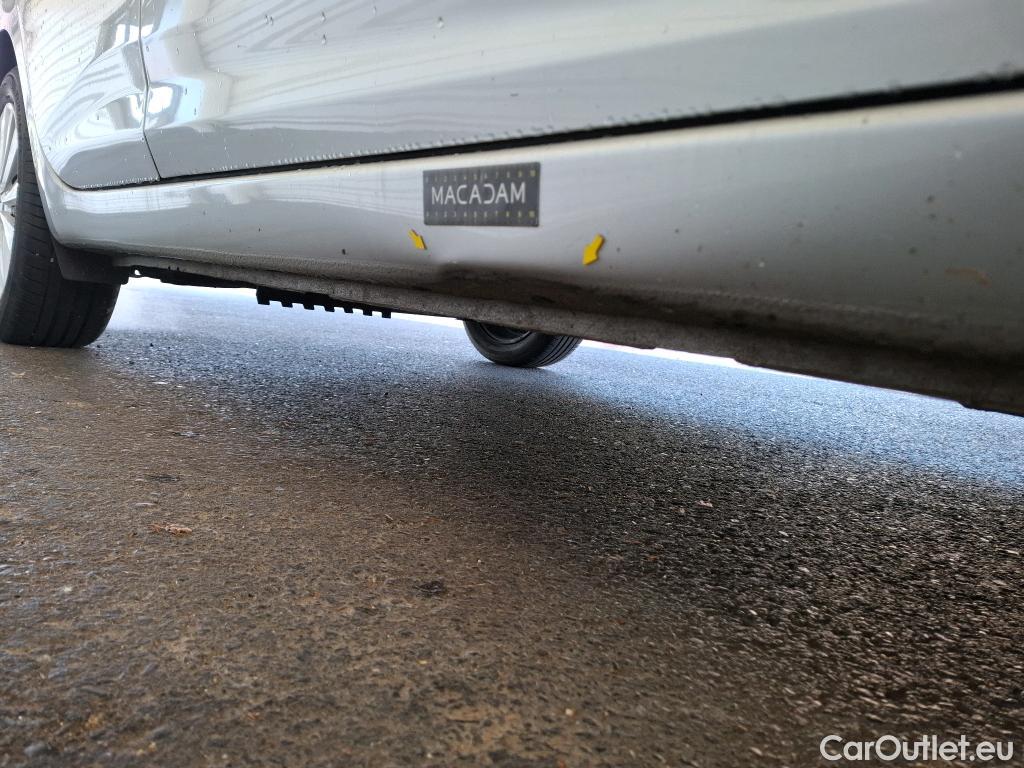  Nissan  Micra NISSAN  / 2016 / 5P / Berline IG-T 92 Business Edition #3