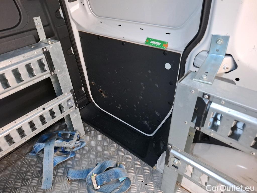  Volkswagen  Caddy VOLKSWAGEN  Cargo / 2020 / 4P / Fourgonnette 2.0 TDI 75ch Business #16