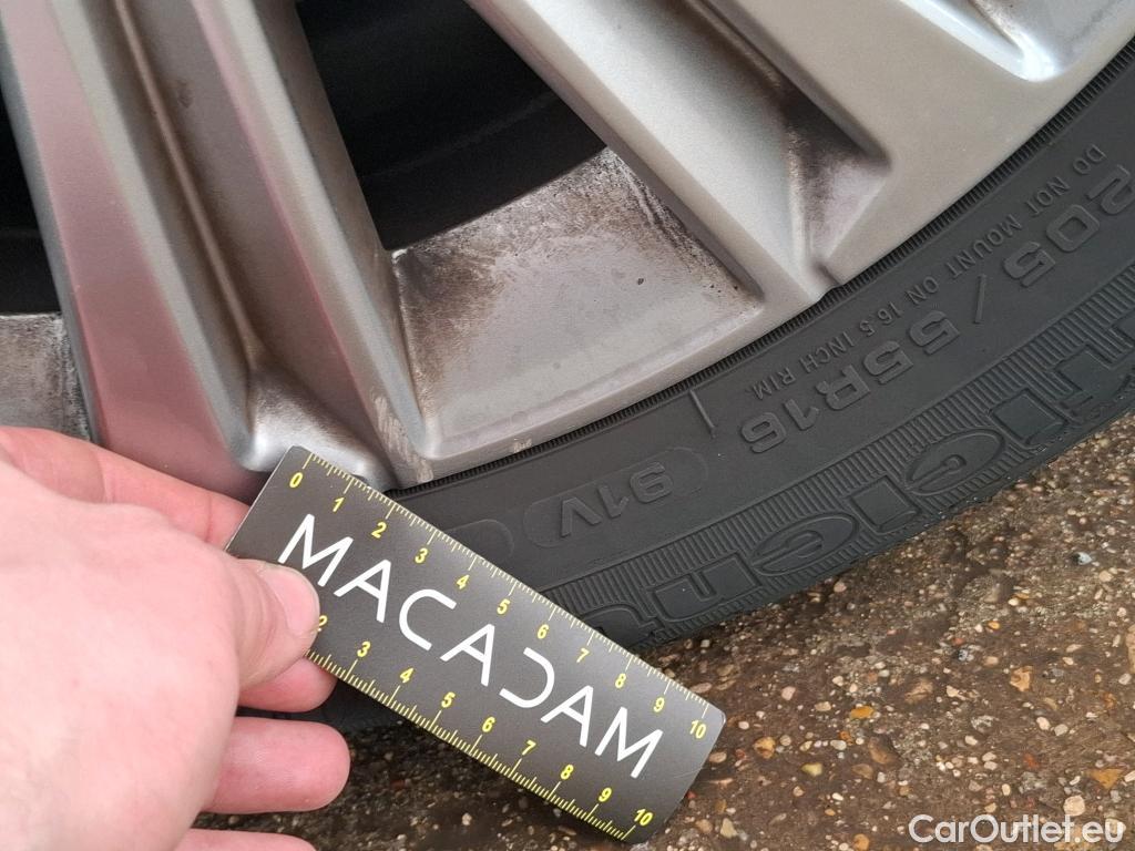  Peugeot  308  Allure 1.5 HDi 130CV BVM6 E6dT #46