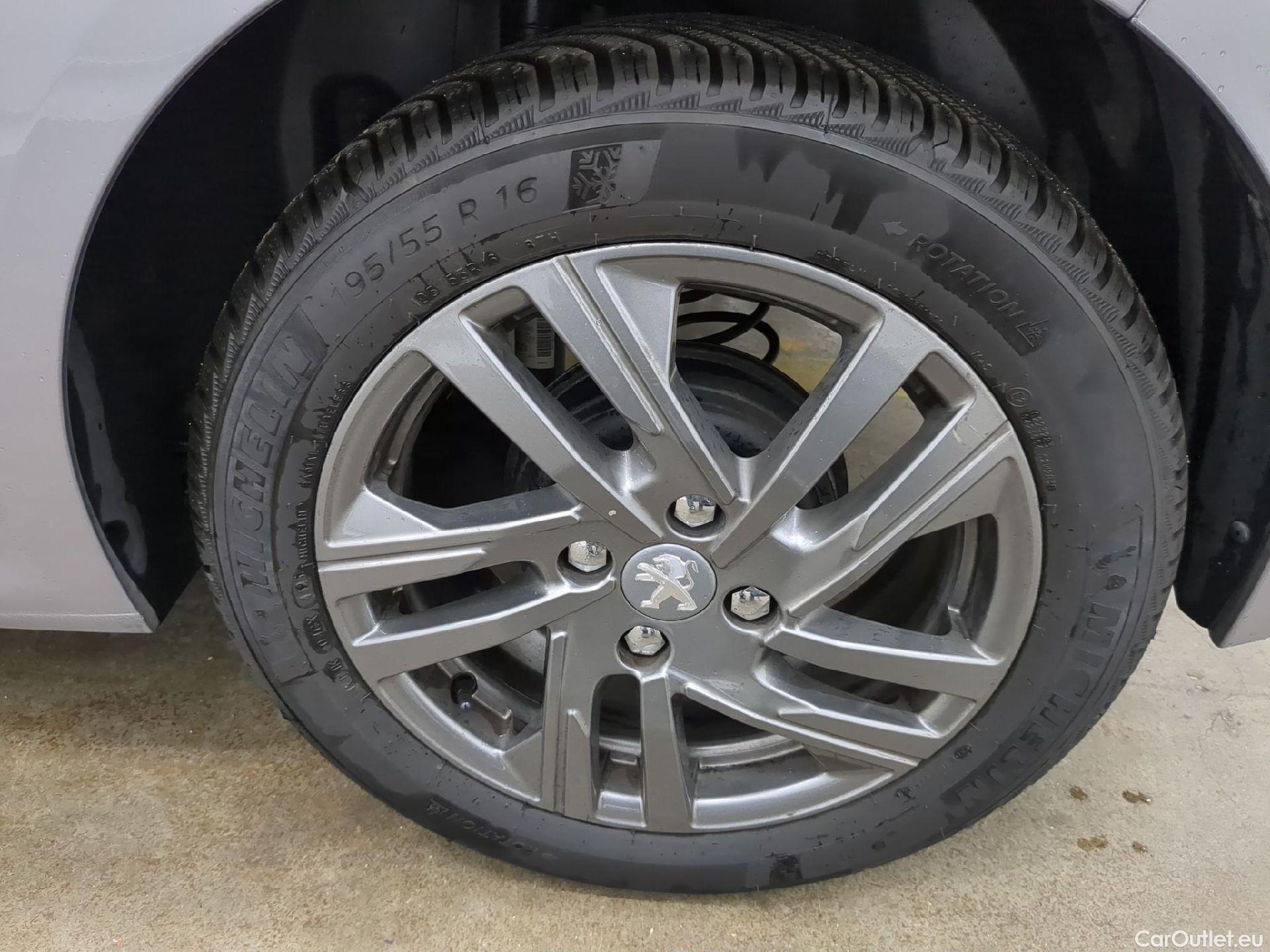  Peugeot  208 PEUGEOT  / 2019 / 5P / Berline Puretech 75 S&S Active Business #2